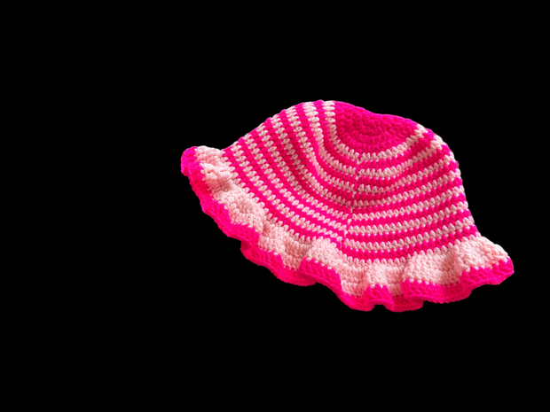 WAVY BRIM HAT