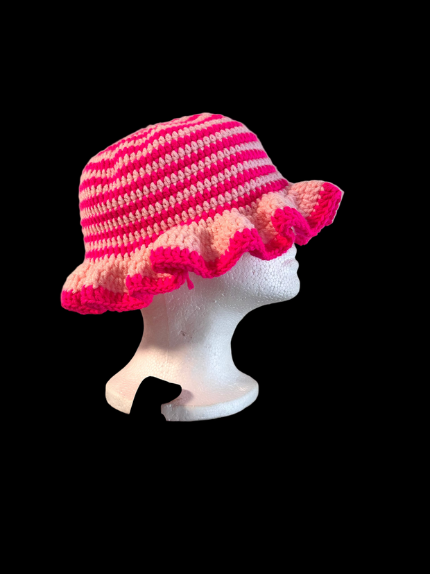 WAVY BRIM HAT